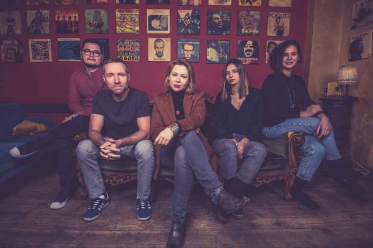 <div>Ana & The Changes objavila treći studijski album “Sabiranje”</div>