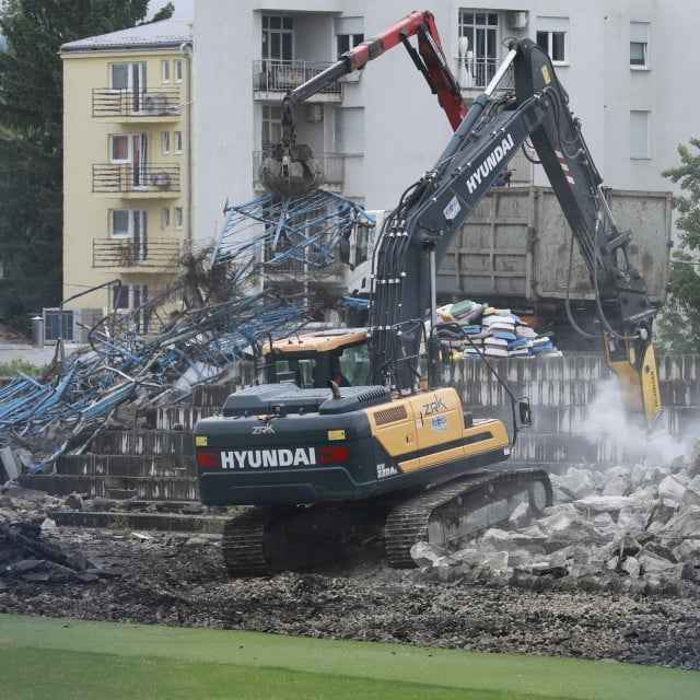 Bageri pregazili Kranjču: Pogledajte kako danas izgleda stadion koji je Tomašević obećao obnoviti do kraja 2026.