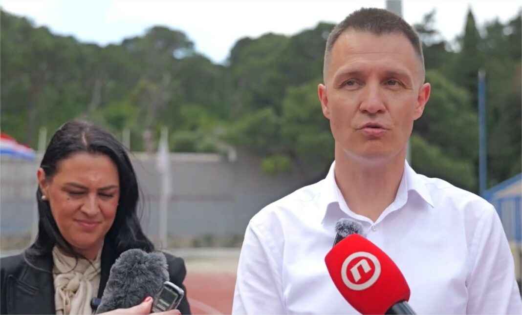 Blamaža u Makarskoj: Paunović doveo političku suparnicu SDP-a poznatoj po bespravnoj gradnji