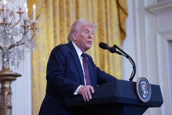 Donald Trump: Hutisti u Jemenu obustavljaju napade, SAD prekida zračne udare