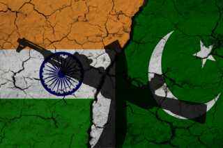 Indija napala Pakistan, srušena dva indijska aviona; Trump osudio napad